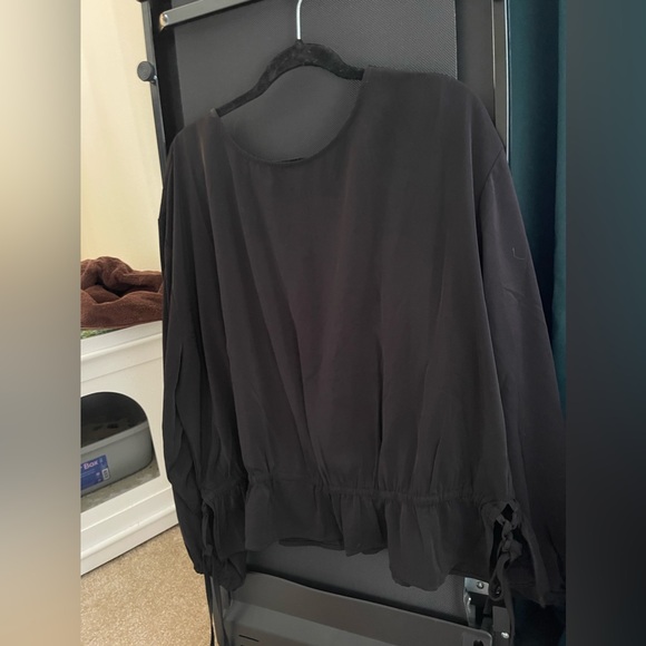 Eloquii black side detail blouse - Picture 2 of 5